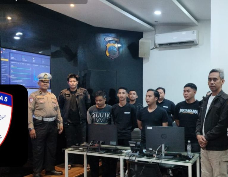 Belajar Kedisiplinan dan Pelayanan Publik, Siswa SMA Mataram Laksanakan Magang di Polrestabes Semarang